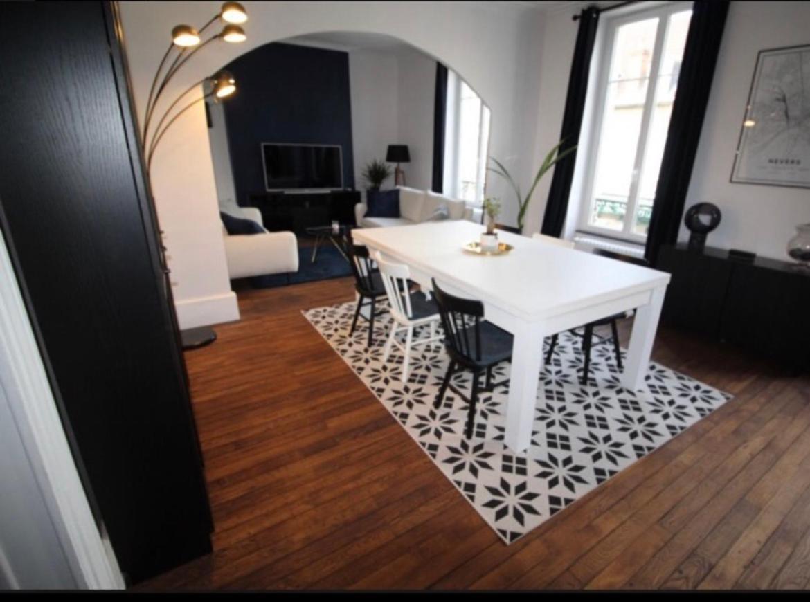 Appartement De Charme En Plein Coeur De Nevers Esterno foto
